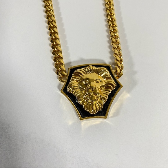 Lion Head Pendant Necklace Luxury Style - Picture 3 of 6